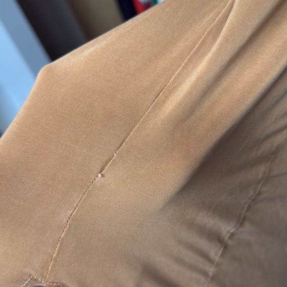 Madison Dress in Toffee
YOUNG, FABULOUS & BROKE large - Picture 3 of 5